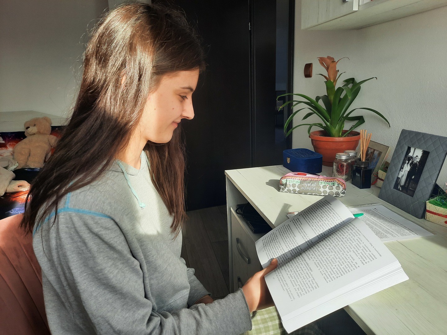 Lavinia reading in her room